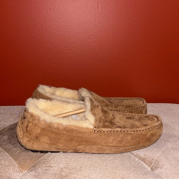 UGG Men’s Ascot Lodge Chestnut Suede Slippers Size US 10 with Box main image 4